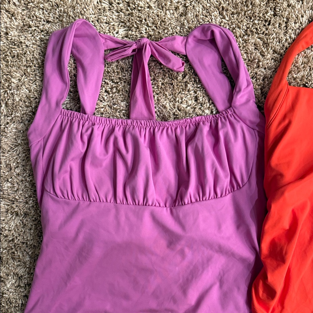 Women's Sweetheart And Halter Sleeveless Tops - Picture 5 of 7